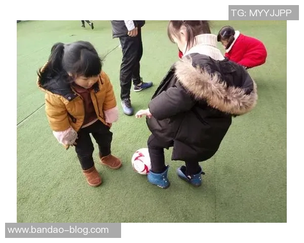 用易拉罐足球点燃环保热情让每一次踢球都充满创意与乐趣