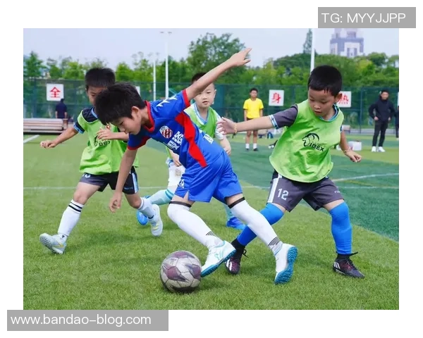 足球嘉年华激情盛宴尽情欢庆共同感受绿茵场上的热血与梦想 足球嘉年华激情盛宴尽情欢庆共同感受绿茵场上的热血与梦想